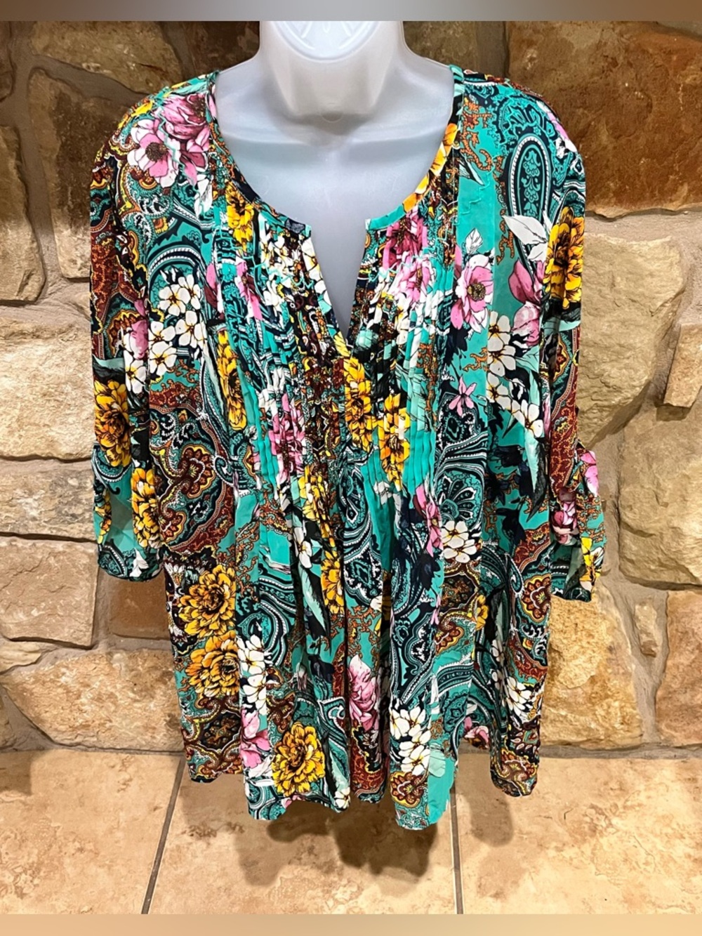Roaman’s Flowy Green Floral Blouse Women Plus 24W 3X Roll Tab Sleeves Pleating
